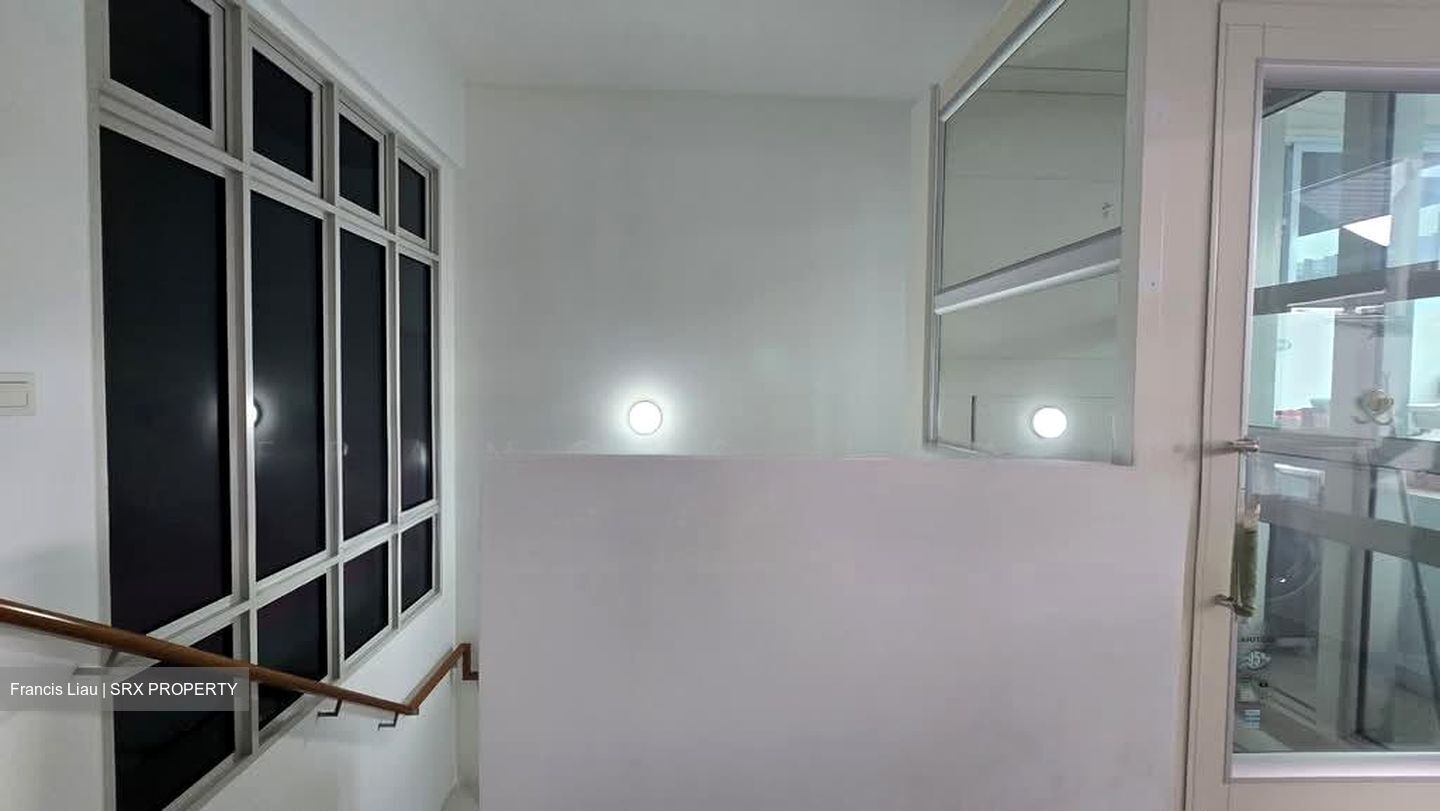 West Coast Drive (D5), Terrace #555313441